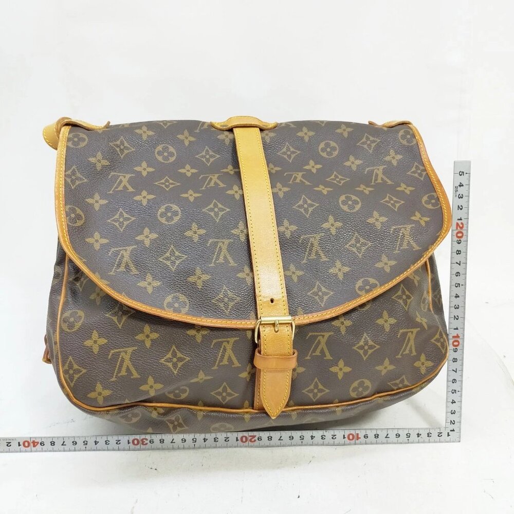 Authentic LV Vintage Louis Vuitton Saumur 35 Monogram Crossbody Bag - Picture 3 of 16